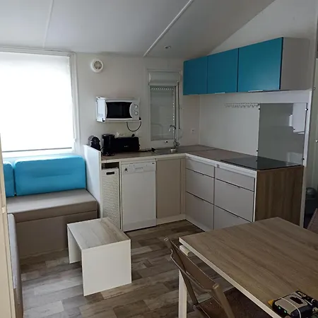 Campsite Mobil 6 Personnes De 41m2 Dans 4 Etoiles *