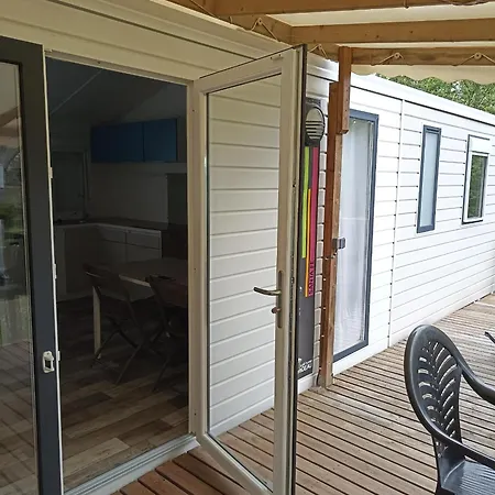 Campsite Mobil 6 Personnes De 41m2 Dans 4 Etoiles *