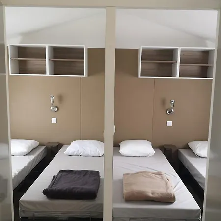 Mobil 6 Personnes De 41m2 Dans 4 Etoiles Campsite *